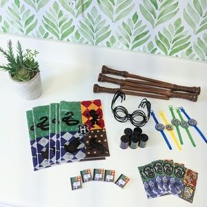 Harry Potter Gift Bags Set of 5 -Party Supplies NEW